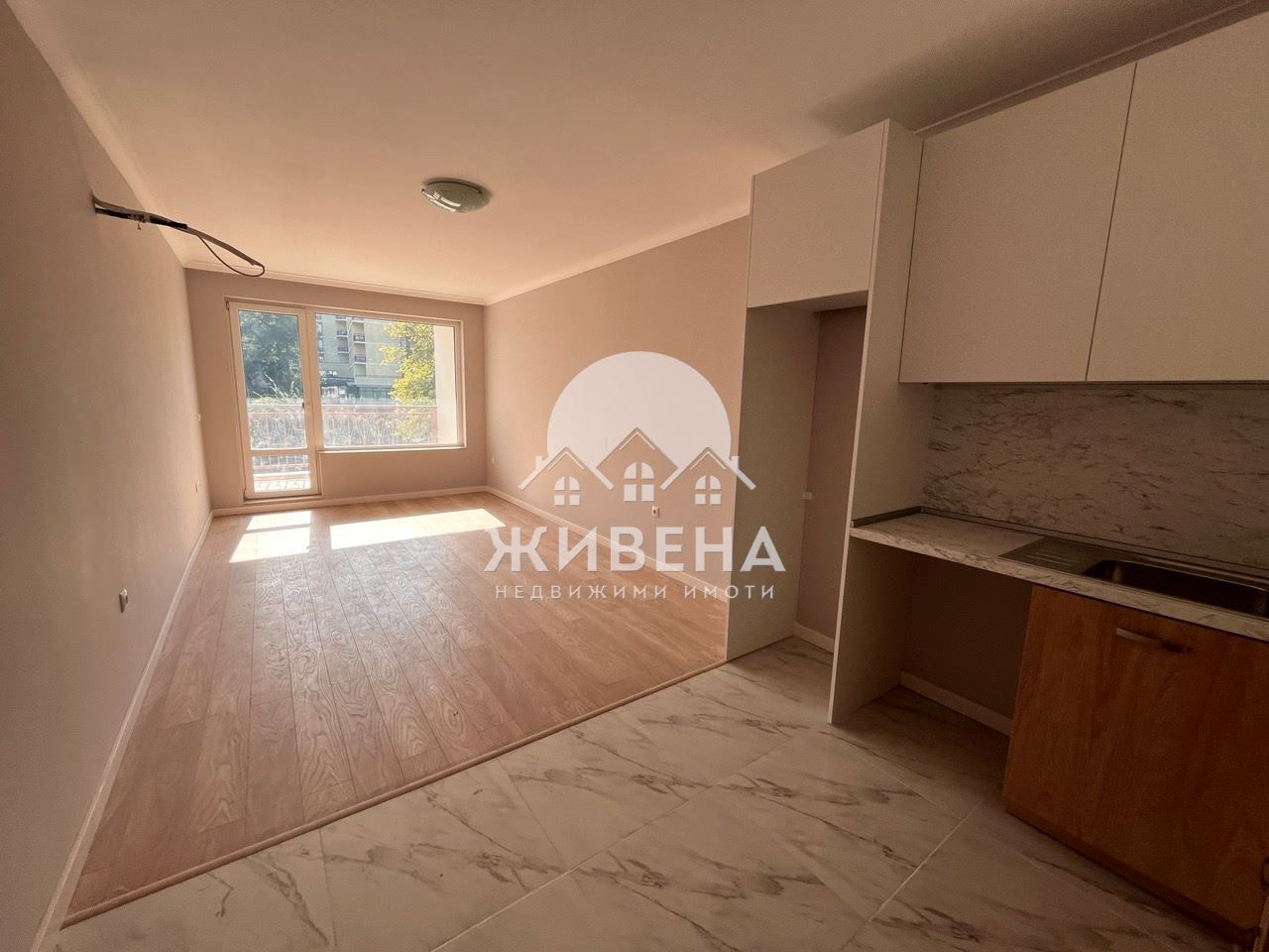 Продава се Двустаен апартамент в к.к. Св.Св. Константин и Елена - 78 кв.м за 2123 €/кв.м - Снимка #2