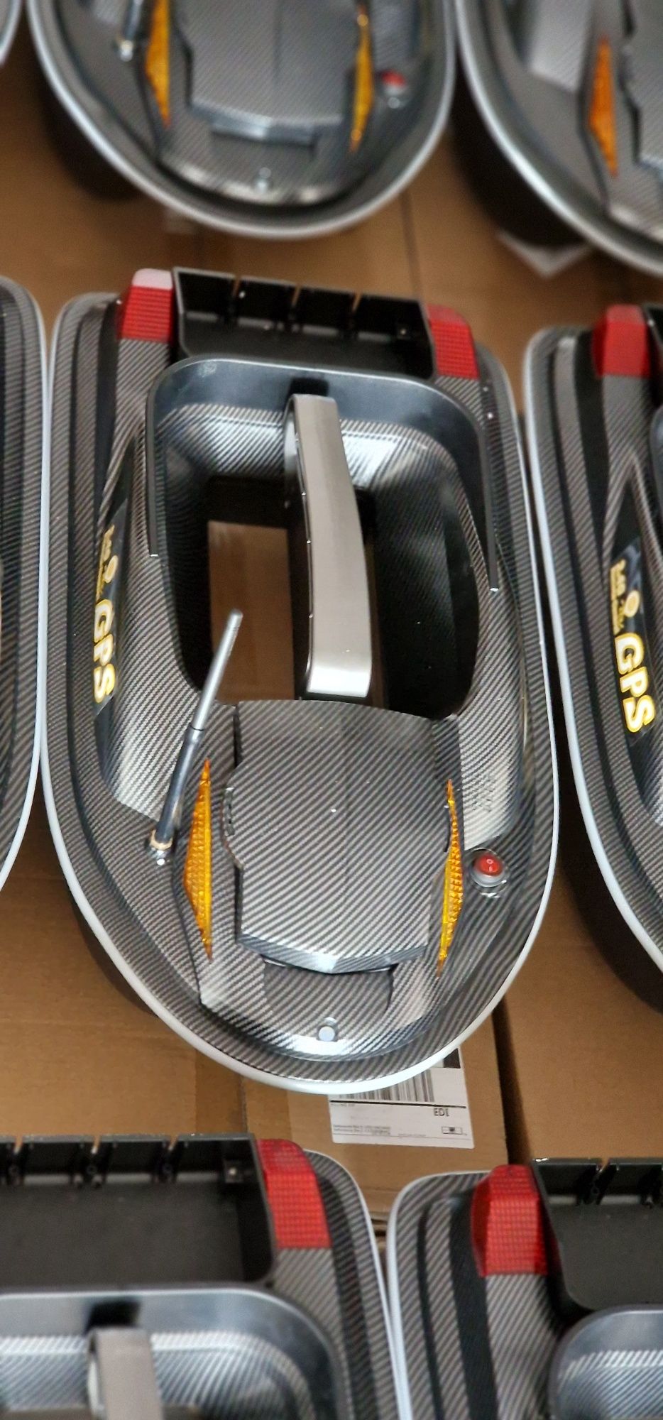 Лодка за захранка HJ817-Viper c GPS