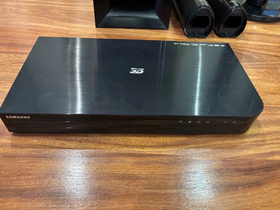 Samsung HT-J5550WK (домашний кинотеатр 5.1)