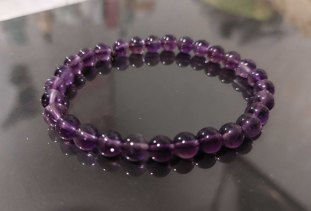 Гривни от естествени камъни