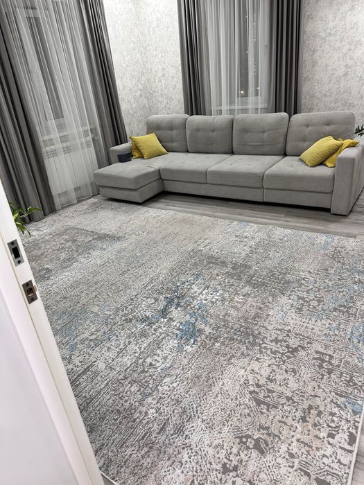 Продам ковер 2,5*3,5 м