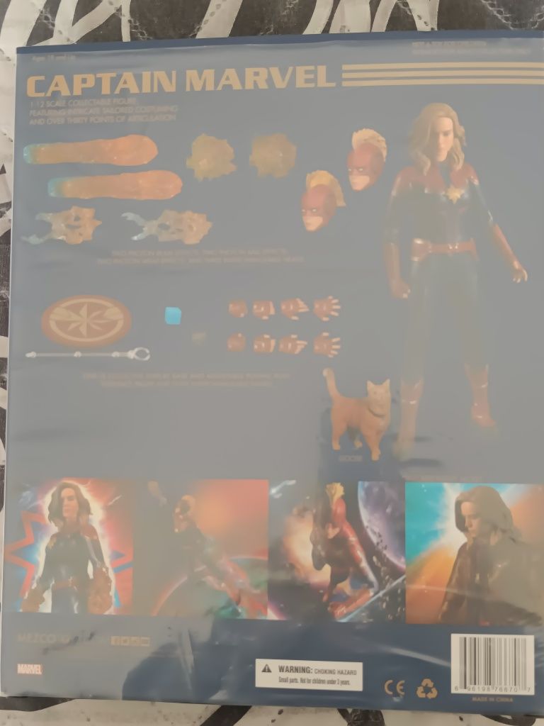 Mezco Toyz One:12 Captain Marvel