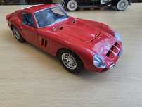 Vand Macheta 1 : 18  Ferrari GTO producator Bburago