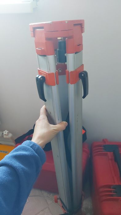 Продам почти новый Штатив