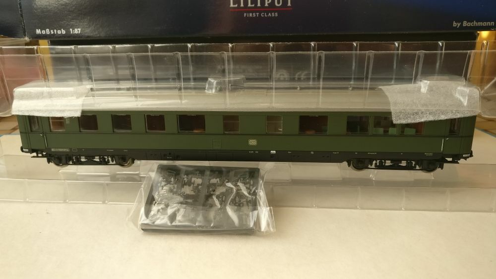 Vagoane călători/bagaje Liliput H0 1:87