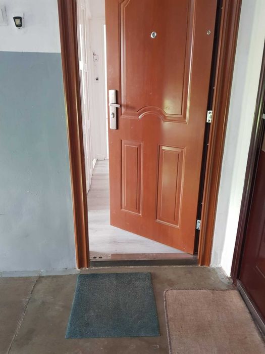 Dau in chirie apartament Oradea Nufarul 2 camere semidecomandat etaj3