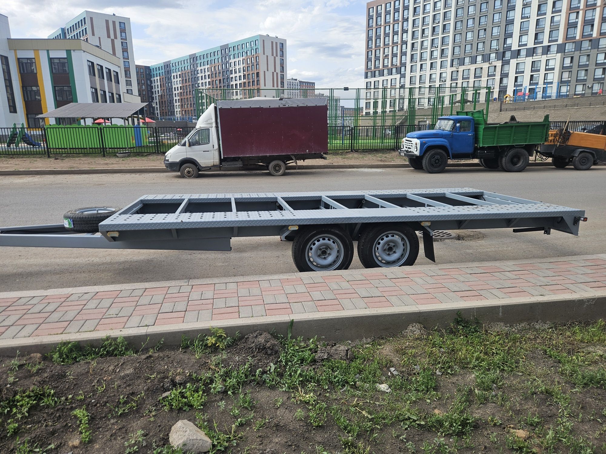 Прицеп двухосный лафет площадка