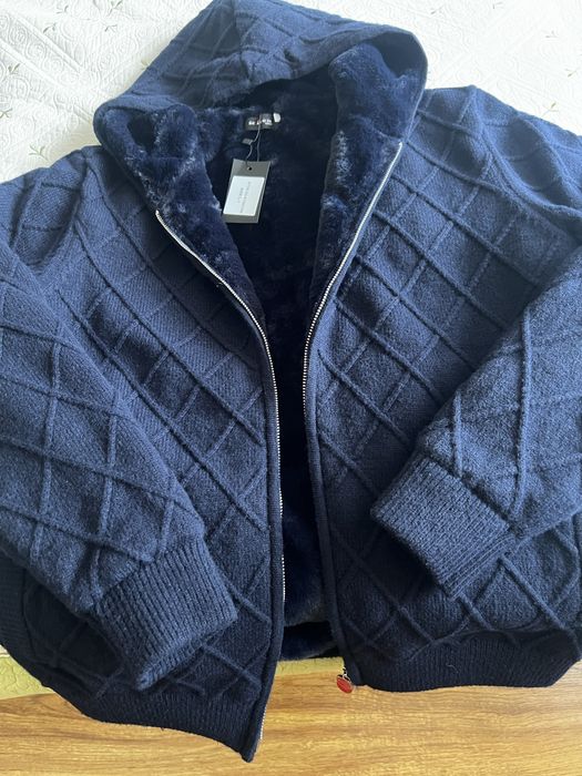 Продам кофту Kiton зимнию