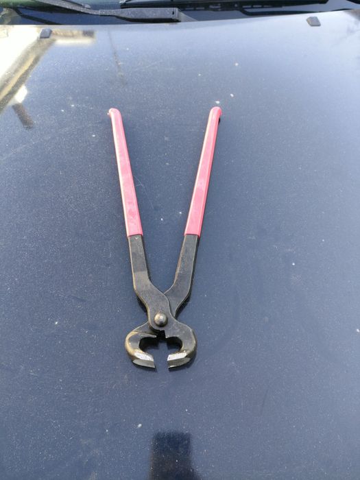 Продам новый ножницы для копыт