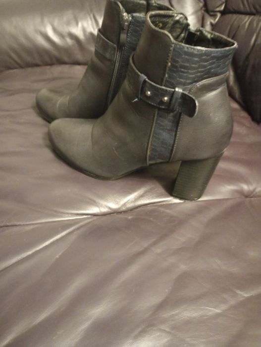 Ghete  , mărimea 39 culoare gri