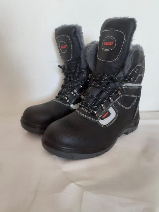 Продаётся спецобувь