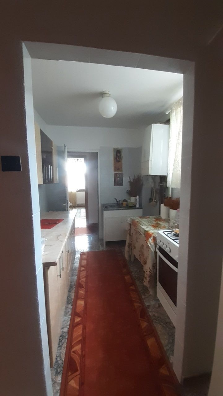 apartament 3 camere ,Primaverii,70000 euro