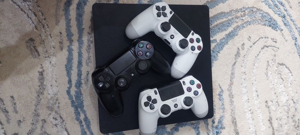 Ps 4 slim 3 ta jostik