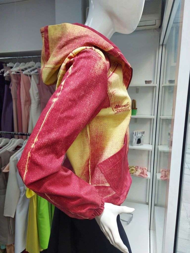 Дънково яке с качулка и джобчета