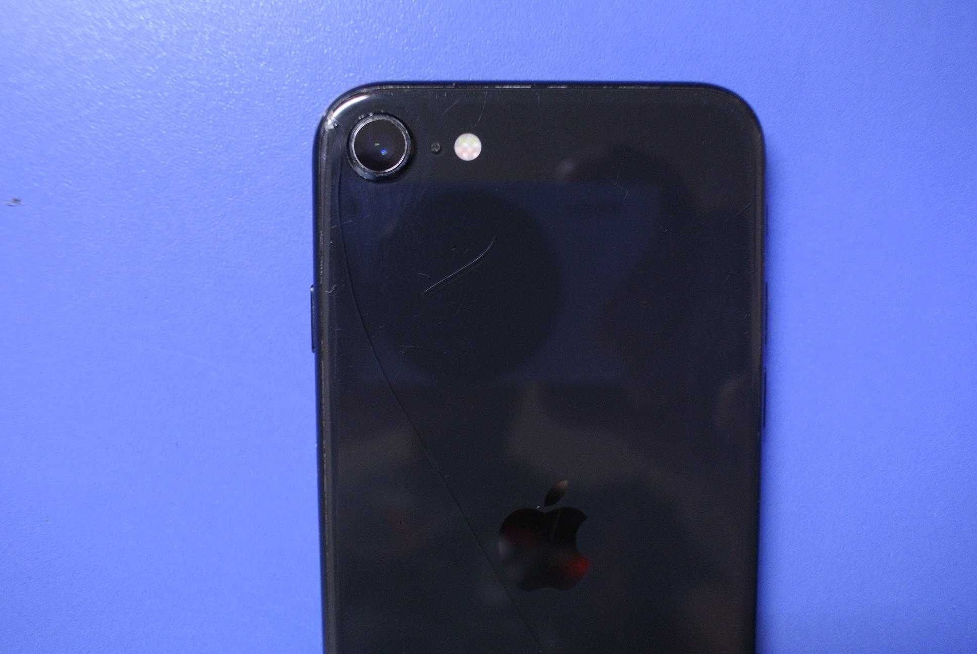 Iphone SE 2020  64 gb
140 лв.