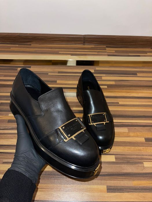 Pantofi Valentino si Dolce Gabbana