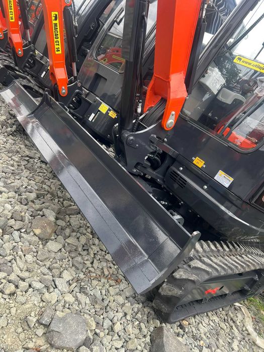 Miniexcavator Macao STX26