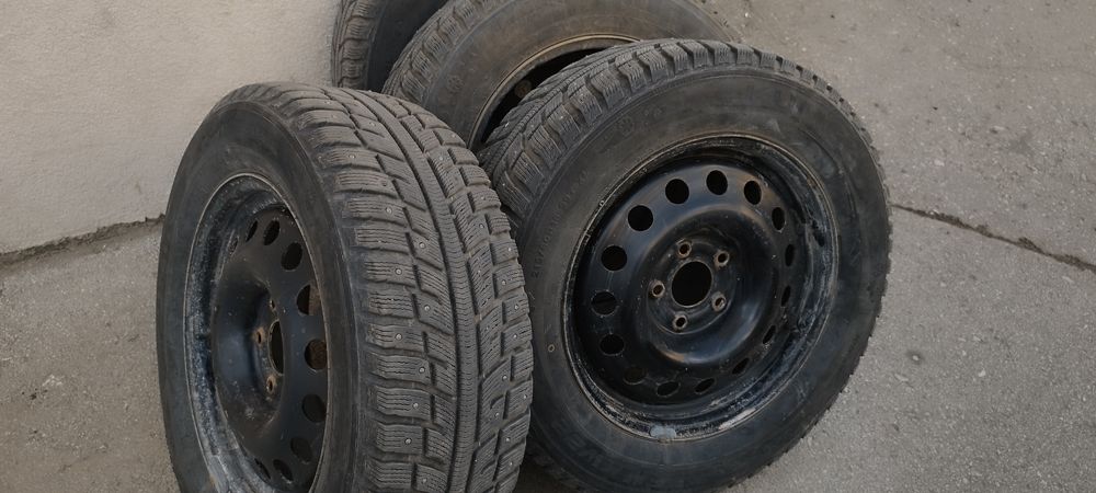 Продам зимние колёса в сборе R16 Тойота.