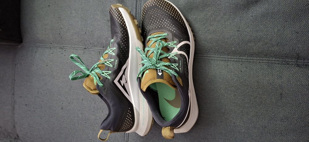 Adidas Nike Trail