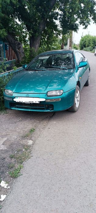 Продам машину марки Мазда 323 объем 1.5