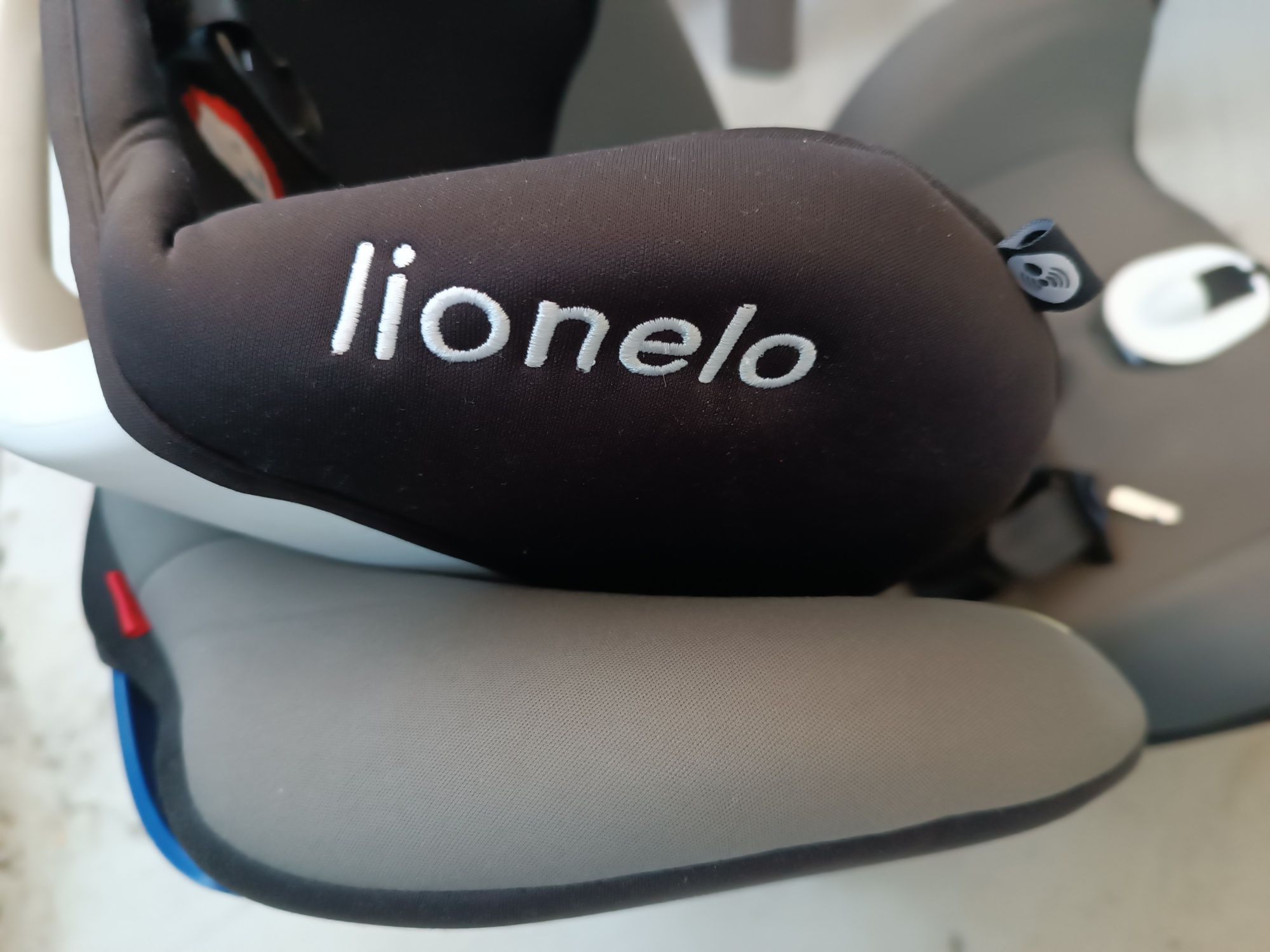 Scaun auto Lionelo Isofix, rotire 360, 3 trepte pozitionare