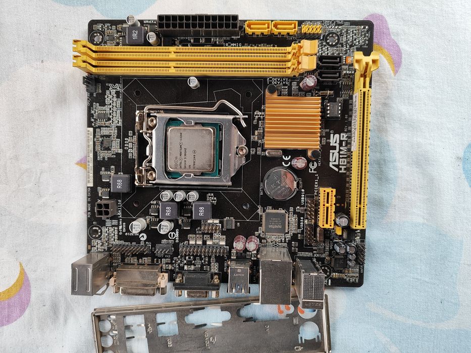 Продаю материнскую плату