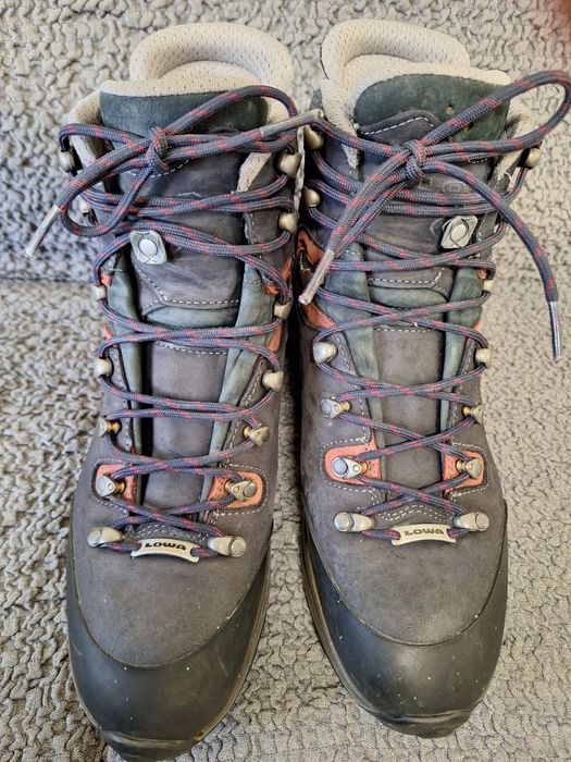 Туристически обувки LOWA