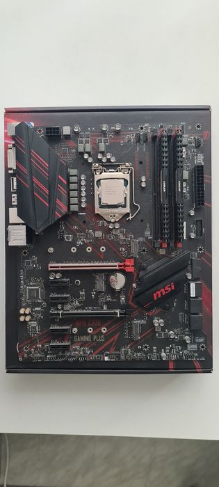 MSI MPG Z390 + Intel i5 9400F + Corsair Vengeance LPX 16GB