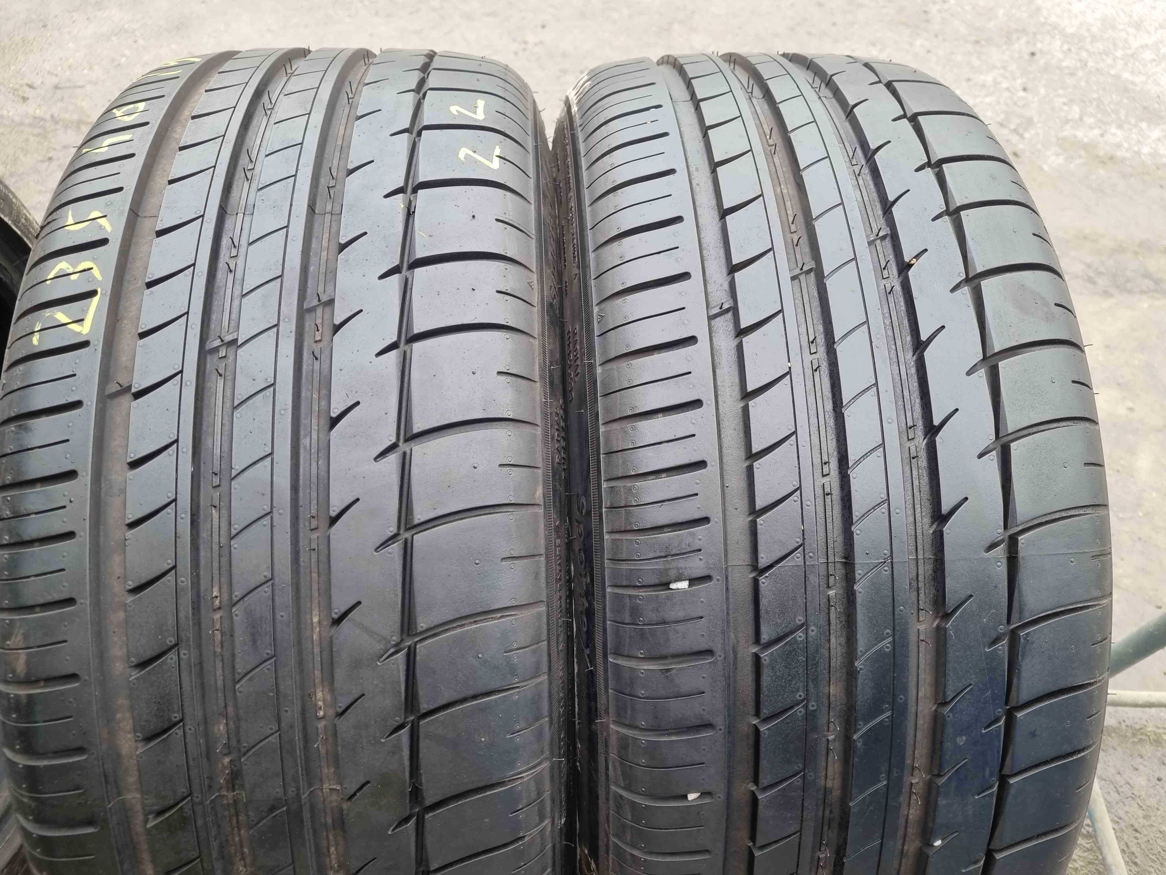 SET 2 Anvelope Vara 235/40 R19 TRIANGLE Sportex 96Y