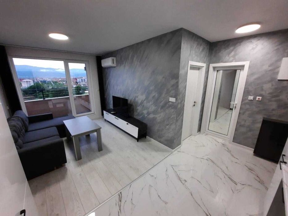 Двустаен Апартамент в Южен