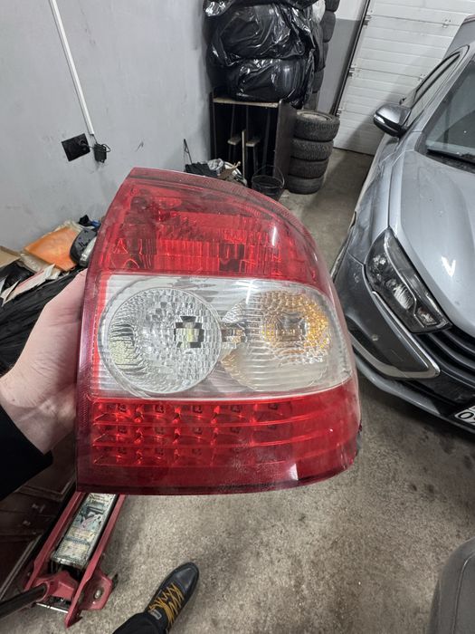 Фара приора 2 продам фару на приору 2 есть трещига 7000 тыс