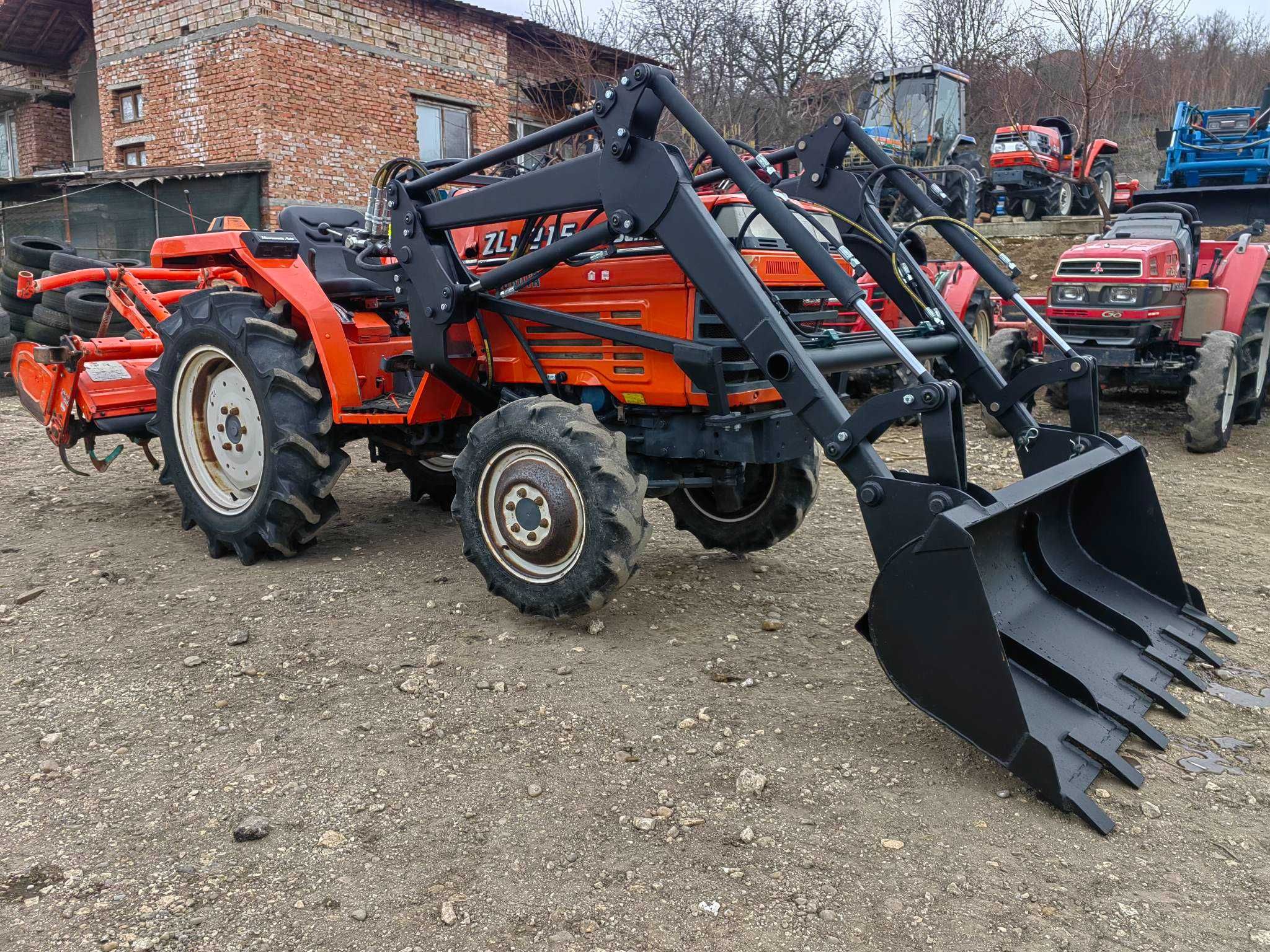 Челен товарач KUBOTA L1-215 4x4