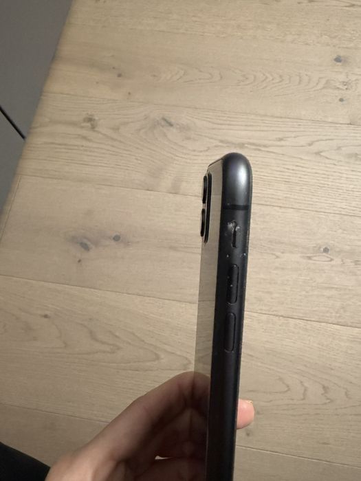 iPhone 11 – 64GB – Stare foarte bună