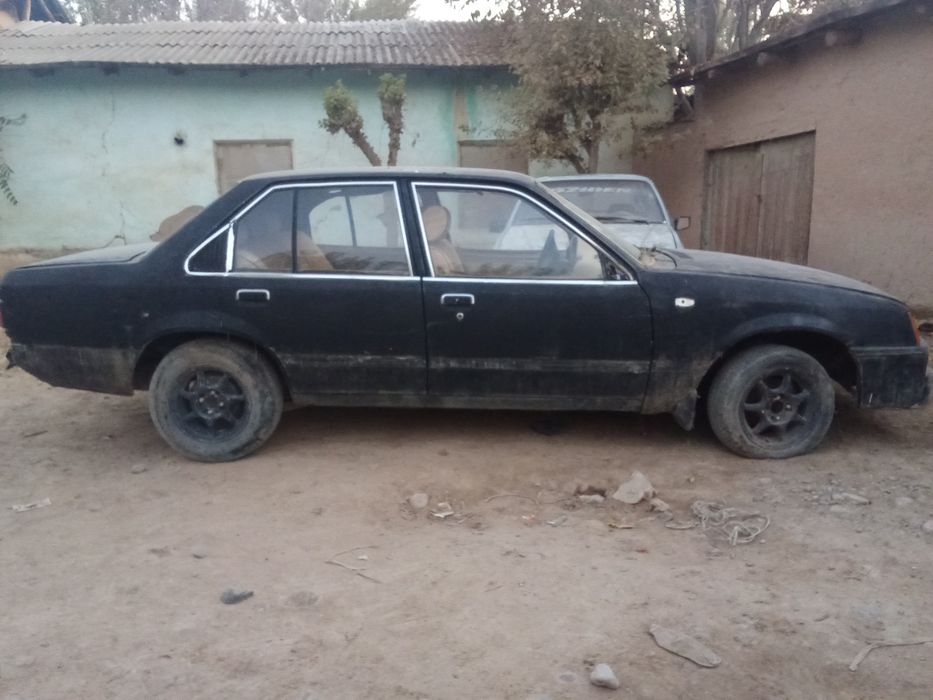 Опел рекорд Запчас