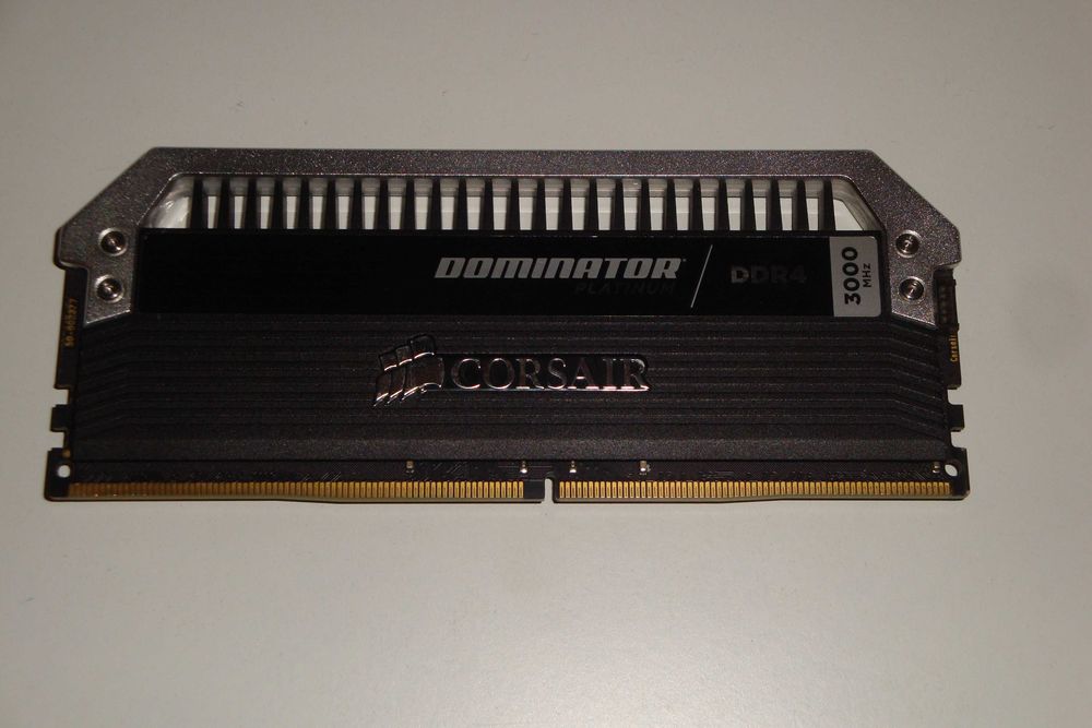 Memorie ram Corsair Dominator Platinum DDR4 3000 Mhz 8GB