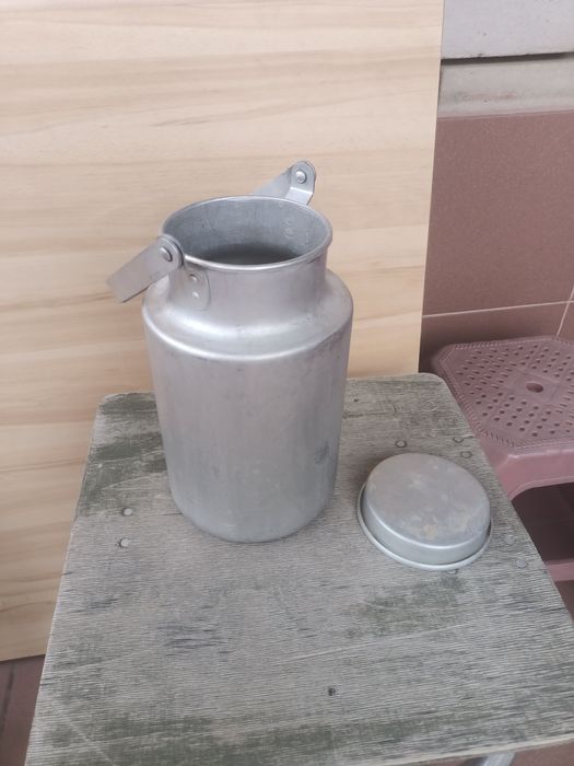 Пластиковые ведра и фляги