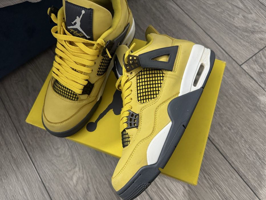 Retro 4 Lightning