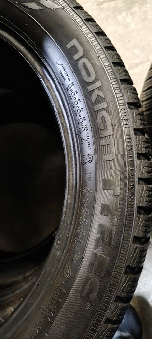 225/50/18 зимни марка NOKIAN  tyres топ състояние