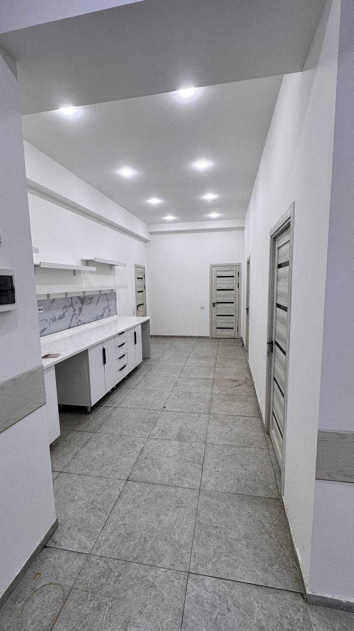 ул.Фаргона Йули УзБУМ 3-этаж 133 м²+10 м² балкон ремонт лифт 2-линия