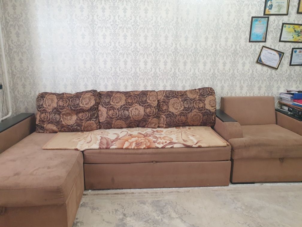 Продаю диван с самовывозом