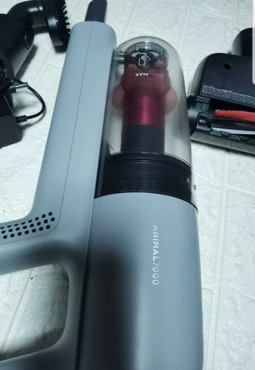Aspirator vertical AEG Animal 7000
