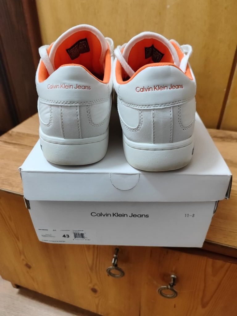Продавам мъжки маратонки Calvin Klein номер 43 стелка 27,5см