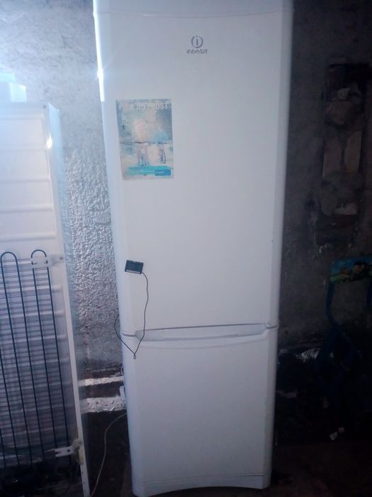 Продам холодильник Индезит