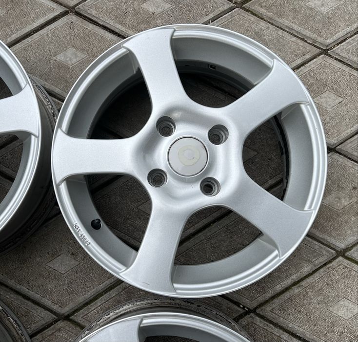 Jante 4x114,3 R15 Dotz