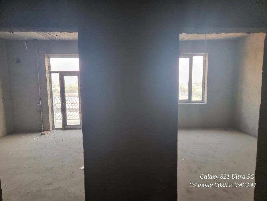 Shahar markazidan tugallanmagan uy sotiladi