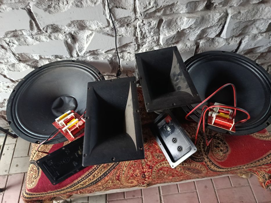 Продам динамики с акустической системы JBL 700 В б/у.возможен торг.