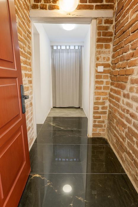 Двустаен апартамент в жк. Христо Смирненски