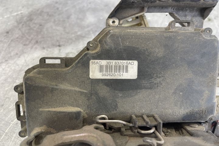 Broasca usa fata dreapta 3B1837016AD / 3B1 837016AD Skoda Fabia 6Y