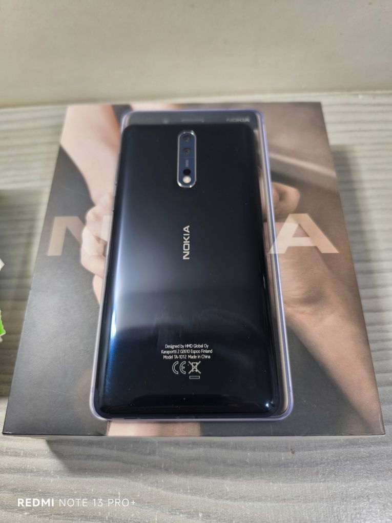 Nokia 8 - Телефон