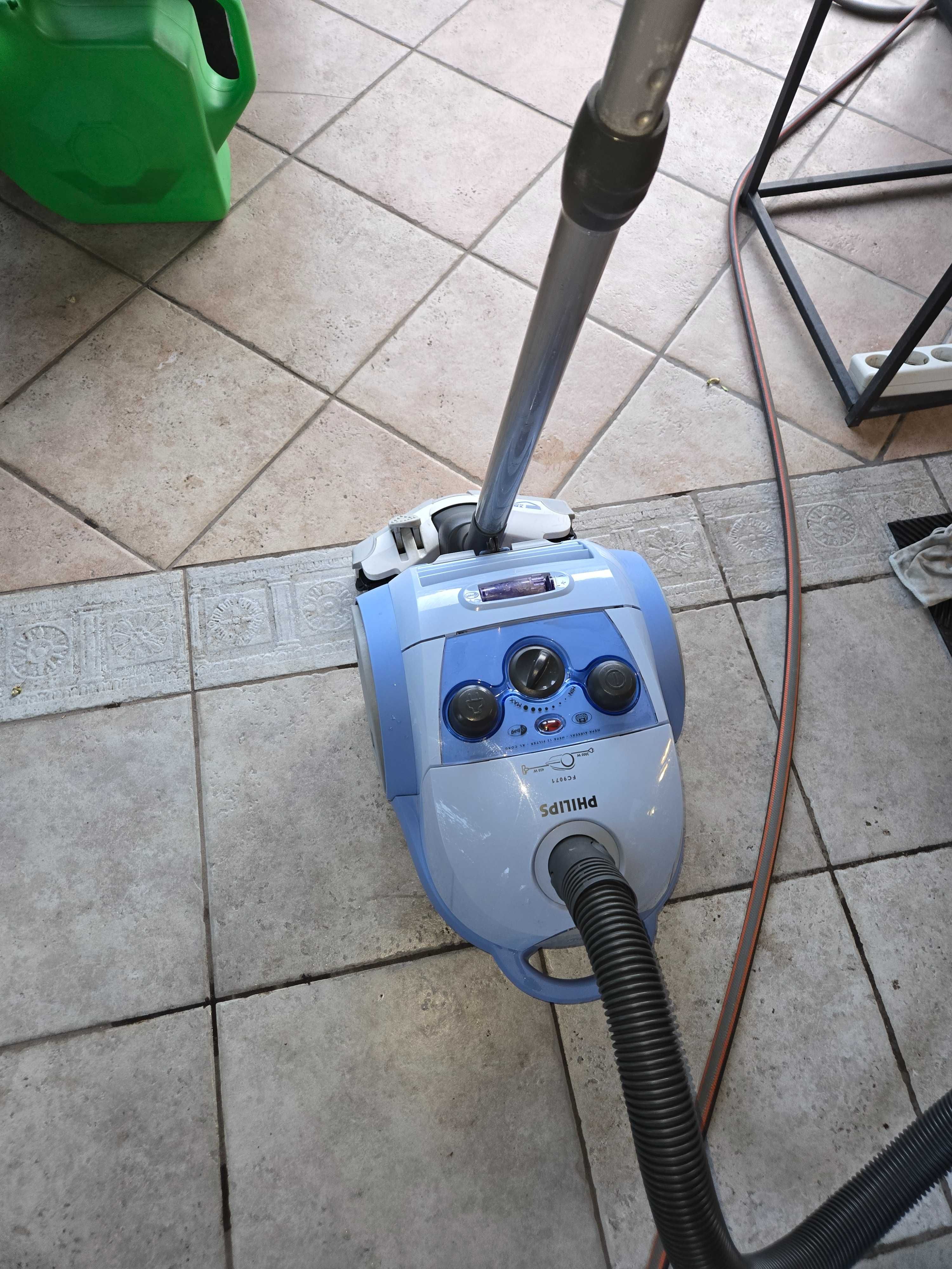 Прахосмукачка Phillips FC 9071 2000w